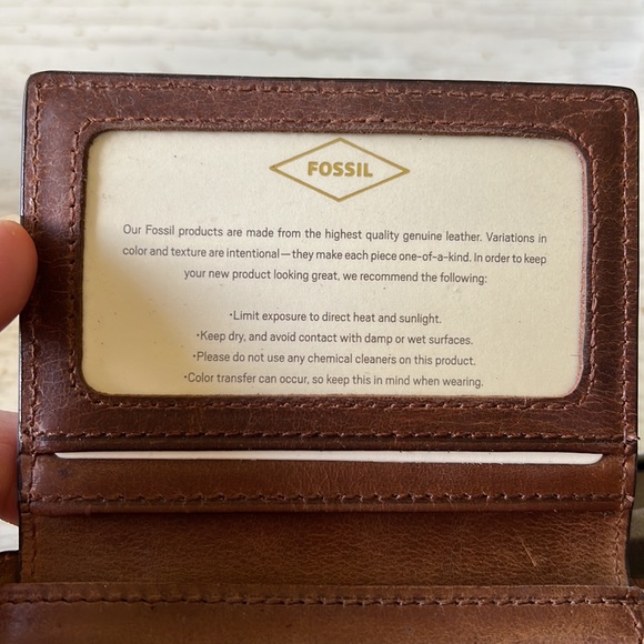 Brown leather Fossil Wallet with RFID protection - Picture 5 of 8